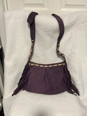 MUXO Fringed Suede Shoulder Bag in Plum